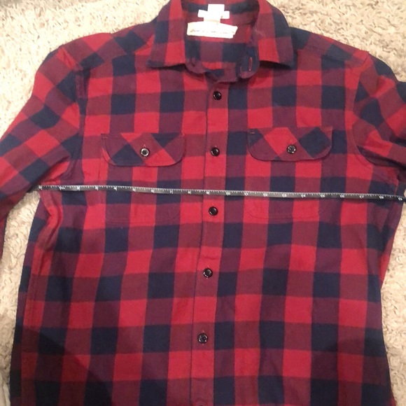 H&M RED AND BLUE PLAID BUTTON UP - Picture 7 of 8